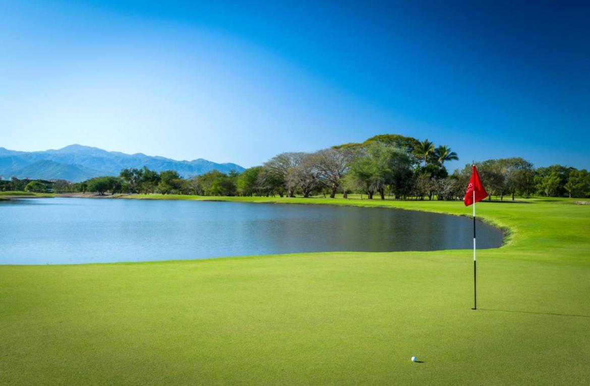 Готель Grand Luxxe With Free Golf Нуево-Вальярта Екстер'єр фото